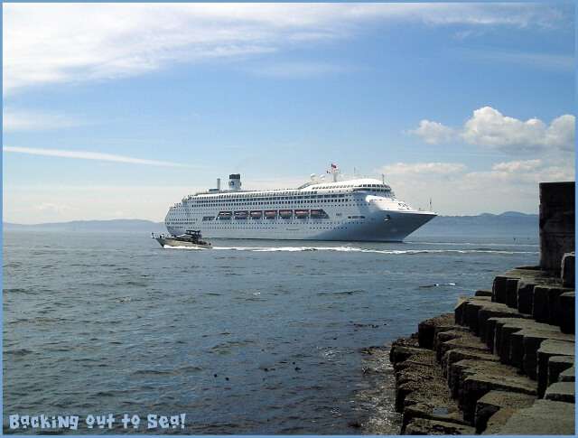 Image showcasing a popular tourist destination, highlighting its key features and activities.