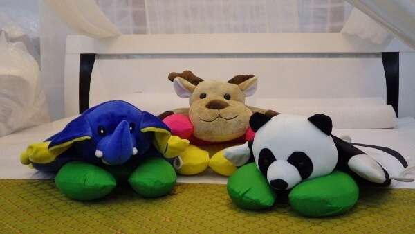 Feel Latex Neck Travel Pillow, designed for maximum comfort and support during travel.